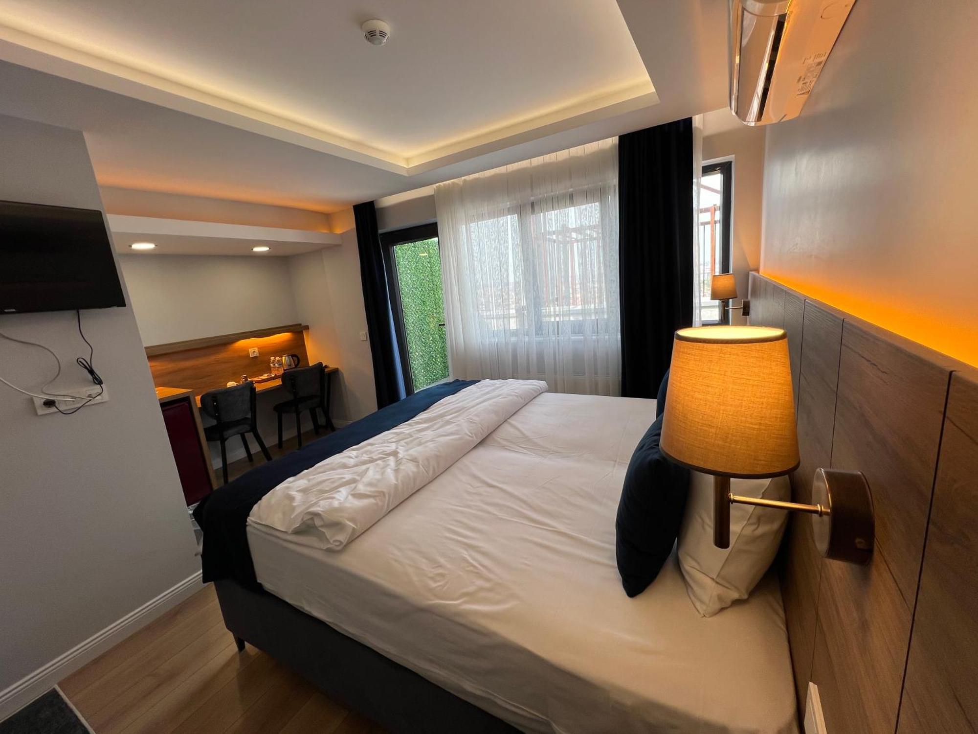 The Blue Suites Istanboel Buitenkant foto
